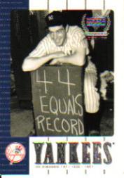 2000 Upper Deck Yankees Legends #4 Joe DiMaggio