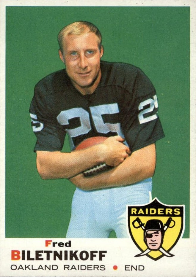 TOPPS-FOOTBALL -#144- OLDHAM VIC HALOM RED BACK 1977