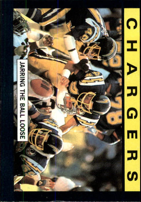 1985 Topps #367 San Diego Chargers TL/Jarring The/Ball Loose/(Chargers' Defense)