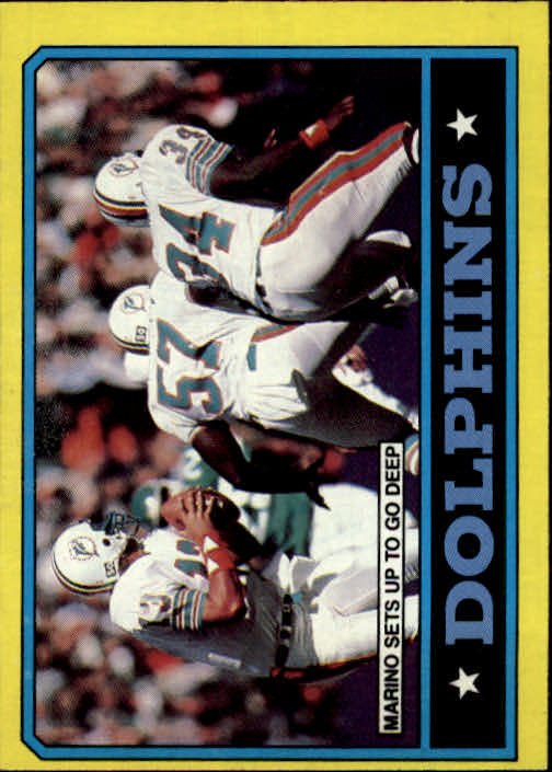 1986 Topps #44 Dolphins TL/(Dan Marino Sets Up)