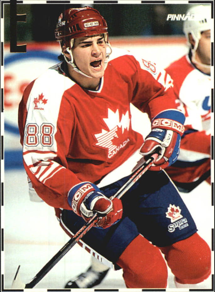 1992-93 Pinnacle Eric Lindros #13 Canadian National/Team (In action&/black eye vis
