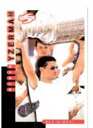 1997-98 Score Red Wings #2 Steve Yzerman