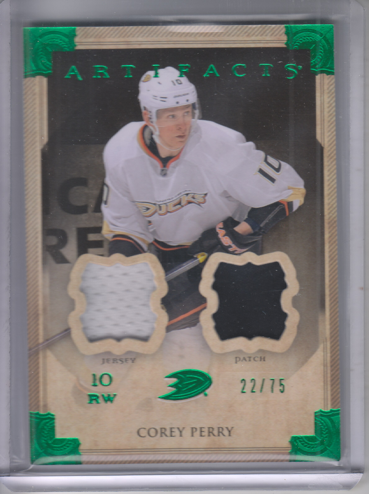 2013-14 Artifacts Jerseys Patch Emerald #16 Corey Perry