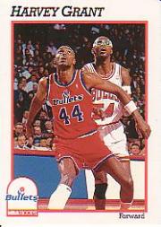 1991-92 Hoops #216 Harvey Grant/(Shown boxing out twin brother Horace)