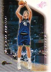2000-01 SPx #18 Dirk Nowitzki