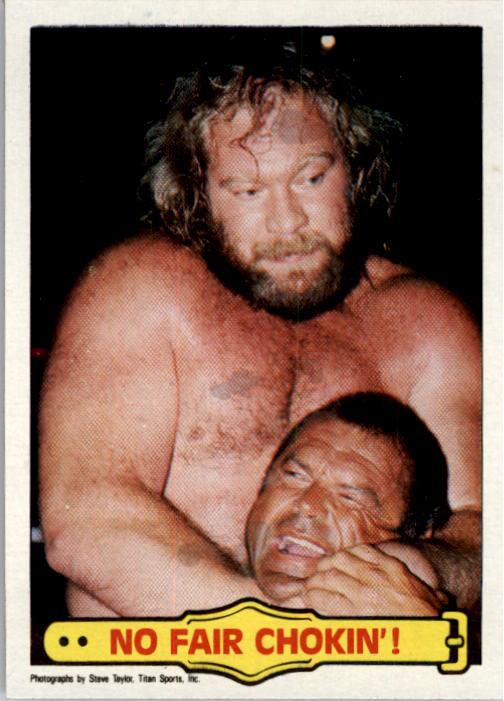 1985 Topps WWF #36 No Fair Chokin'! RA