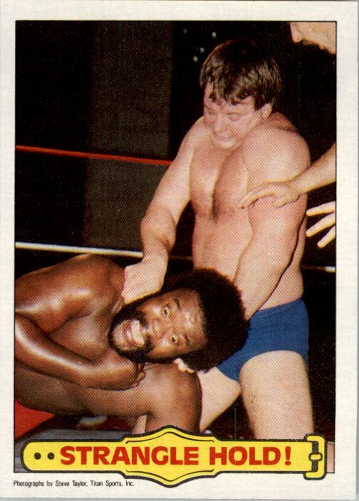 1985 Topps WWF #40 Strangle Hold! RA