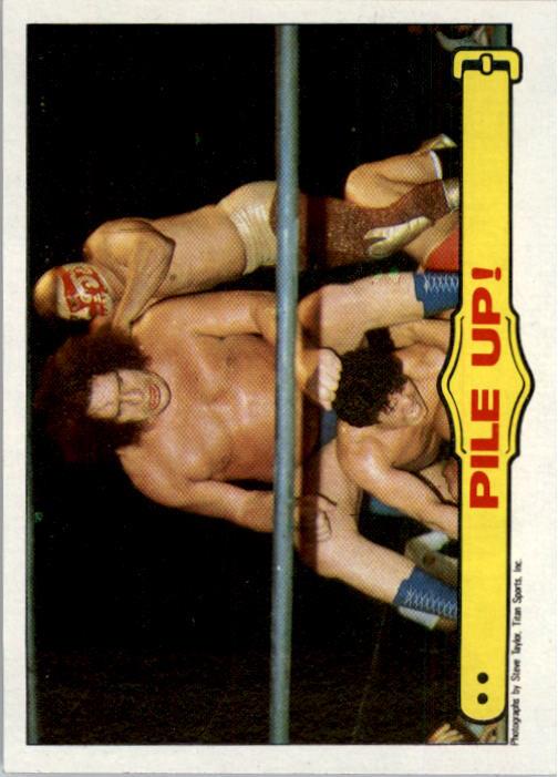 1985 Topps WWF #50 Pile Up! RA