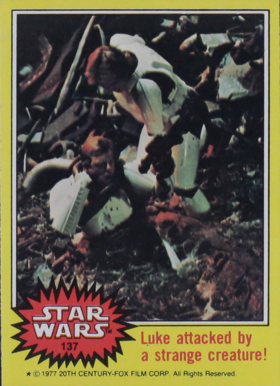 1977 Topps Star Wars #137 Luke attacked by a strange creature