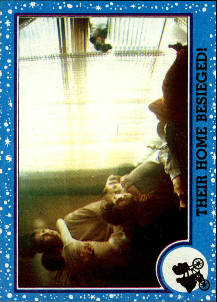 1982 Topps E.T. #51 Their Home Besieged