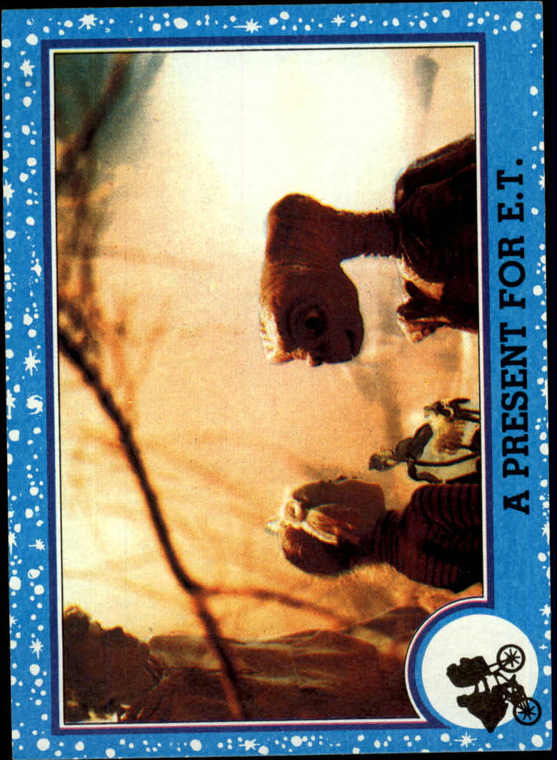1982 Topps E.T. #73 A Present for E.T.